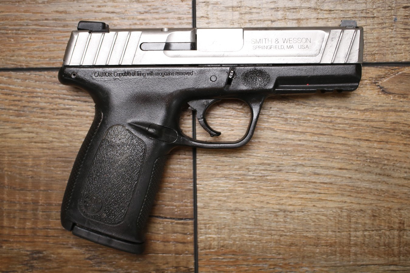 SMITH AND WESSON SD40 VE 40 S&W Police Trade-in Pistol